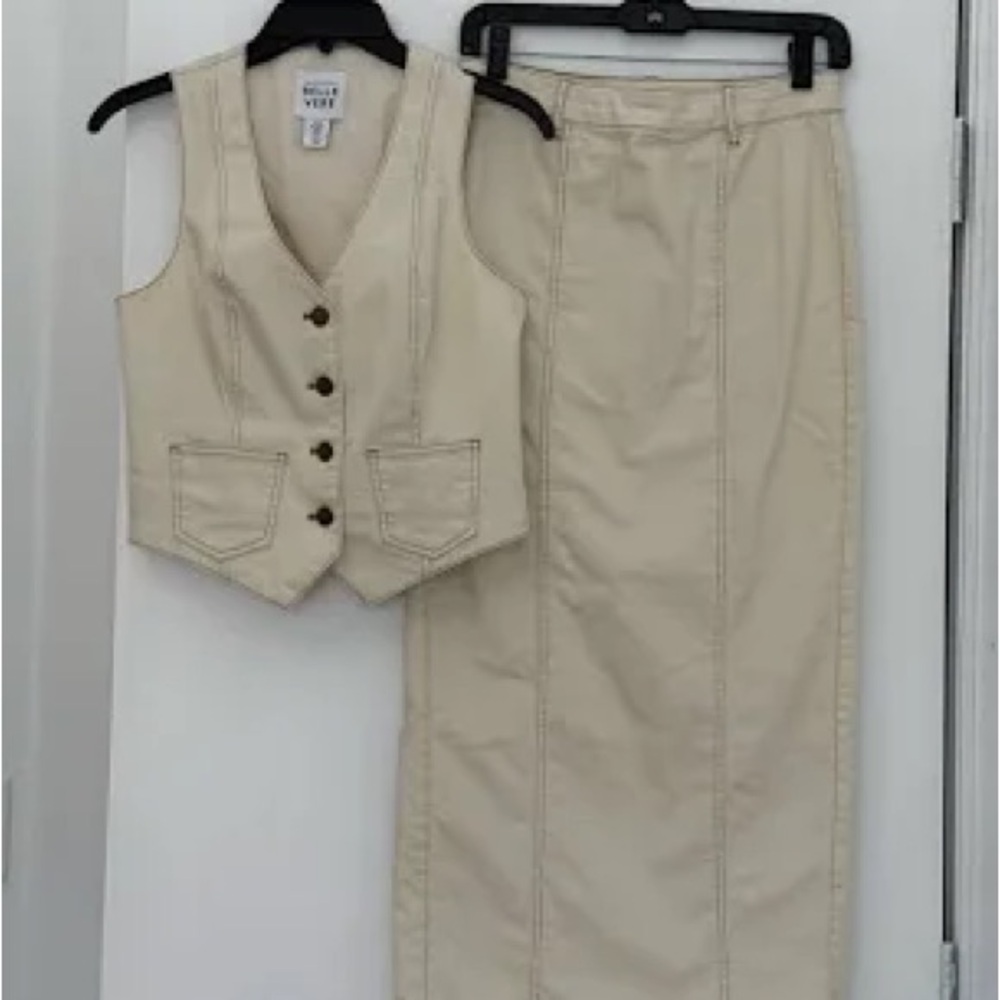 Women's Cream Skirt